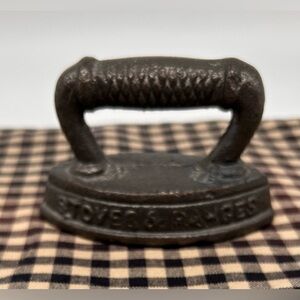 Vintage Cast Iron MINIATURE Sad Iron Paperweight